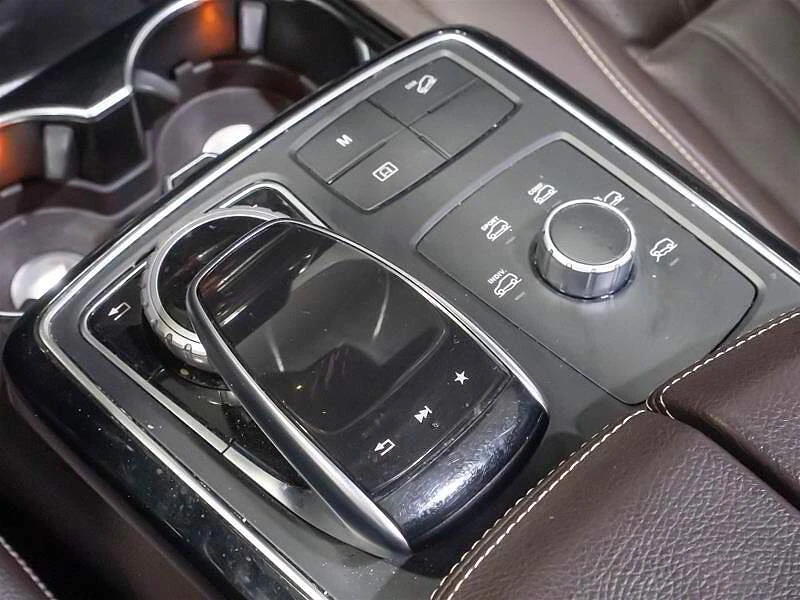 Mercedes-Benz GLE 400 Harman Kardon* Panorama* Distronic* , снимка 8 - Автомобили и джипове - 55563286
