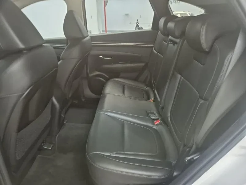 Hyundai Tucson 1.6 Hybrid - САМО 30% АВАНС, снимка 12 - Автомобили и джипове - 55991571