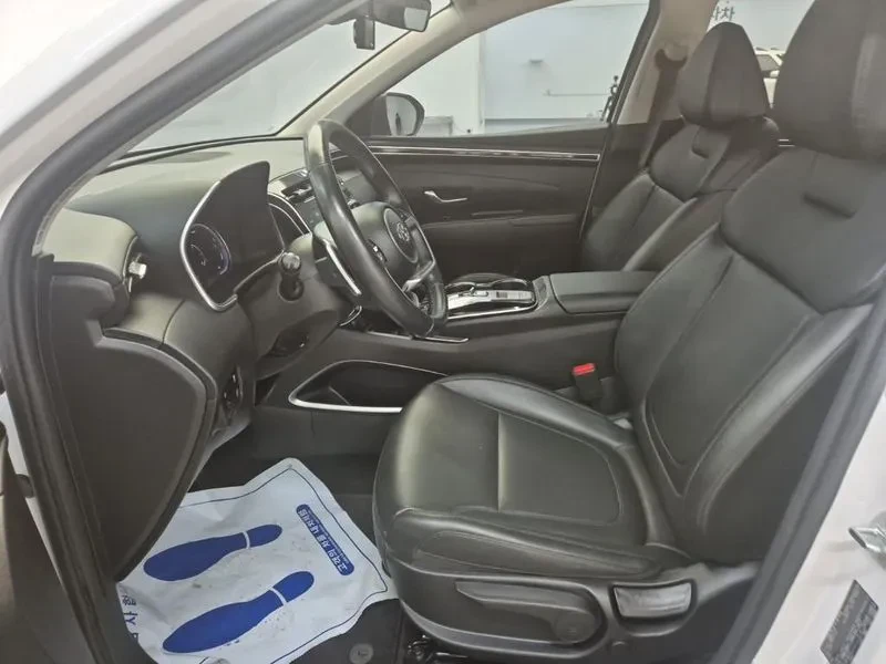 Hyundai Tucson 1.6 Hybrid - САМО 30% АВАНС, снимка 11 - Автомобили и джипове - 55991571