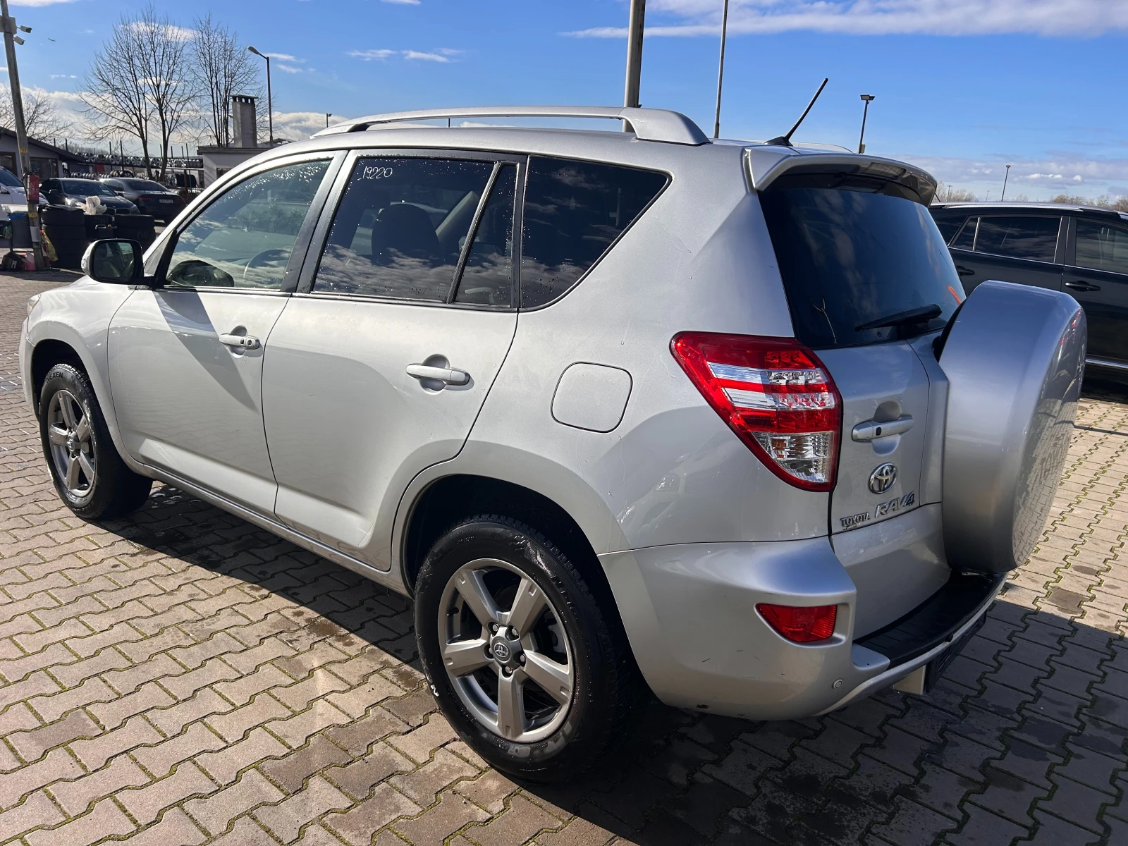 Toyota Rav4 2.2D-4D 4X4 KOJA/NAVI EURO 5 - изображение 8