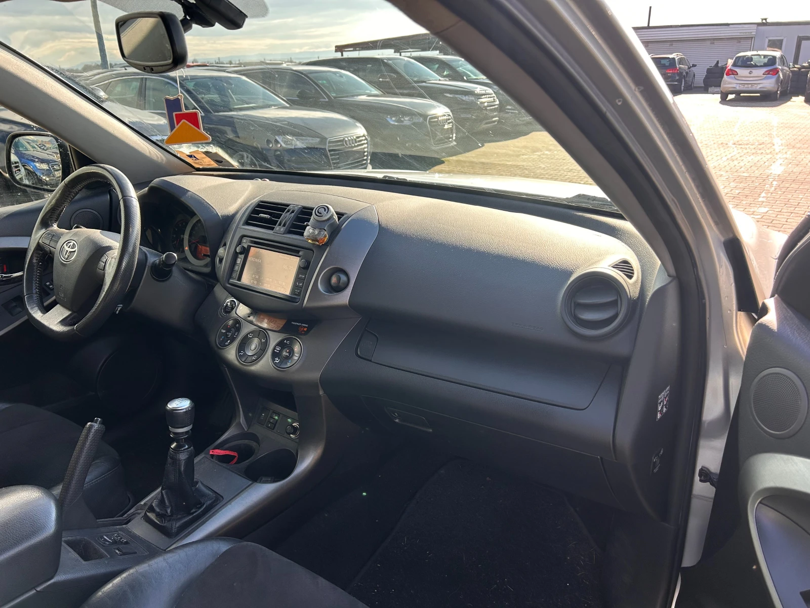 Toyota Rav4 2.2D-4D 4X4 KOJA/NAVI EURO 5 | Mobile.bg � ����������� 11