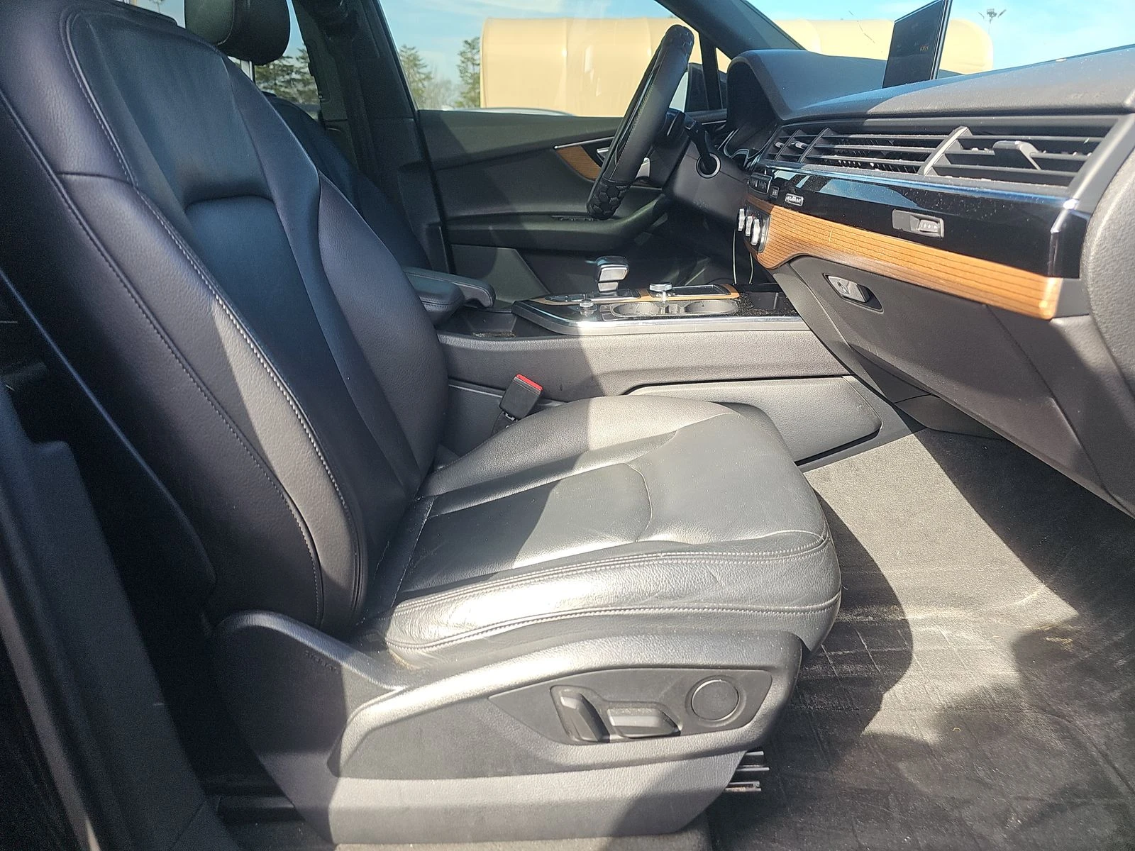 Audi Q7, снимка 12 - Автомобили и джипове - 53903744