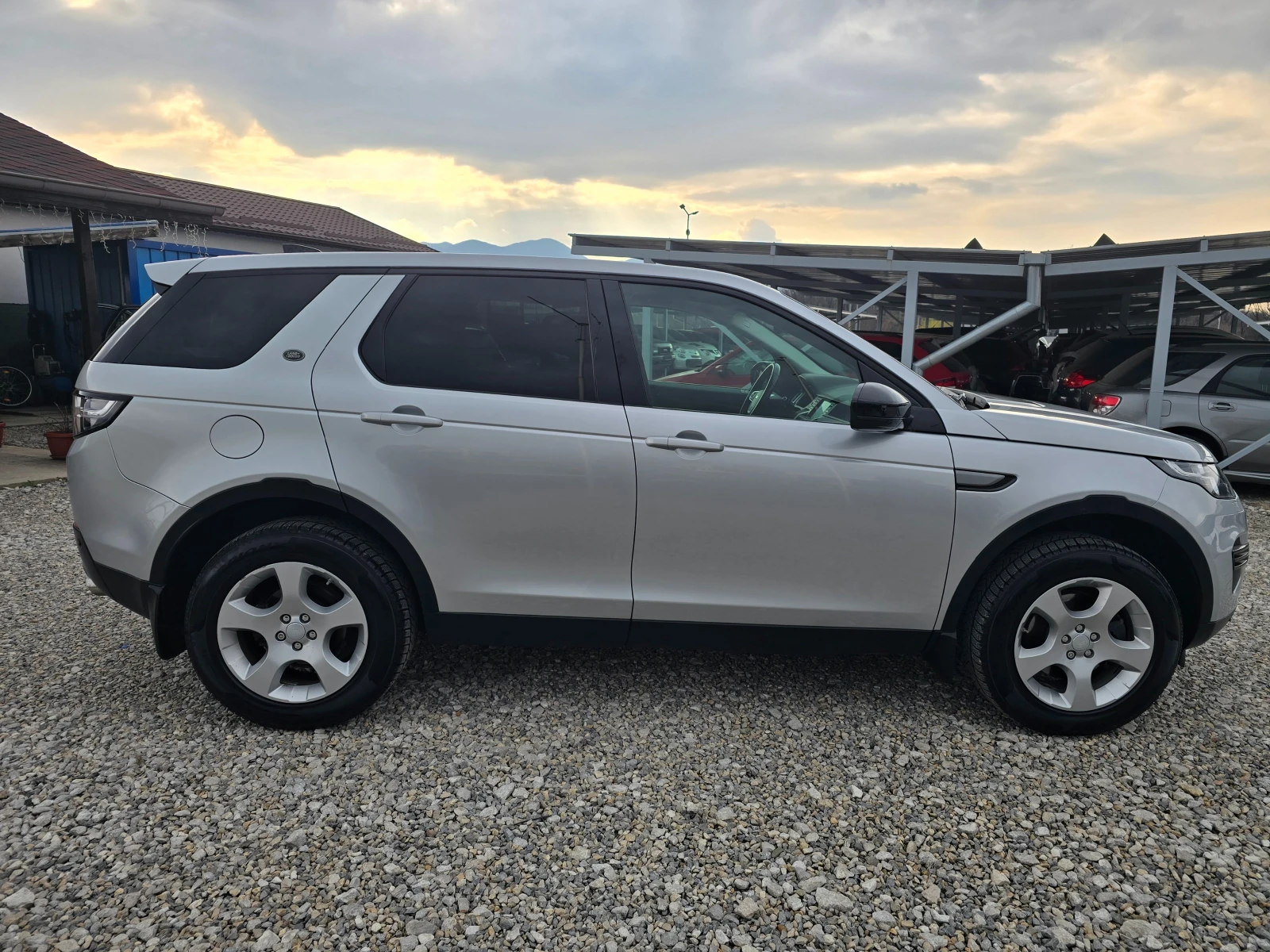 Land Rover Discovery Sport 2, 0 D НОВ ВНОС !! РЕАЛНИ 139000 км !! ЕВРО 6Б !!, снимка 6 - Автомобили и джипове - 54012271