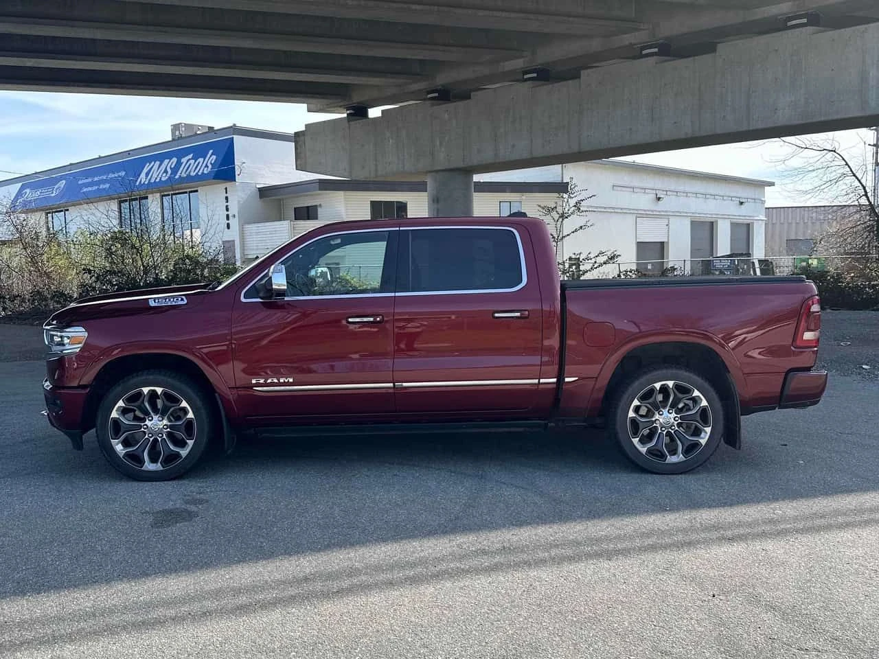 Dodge RAM 1500 Limited /CAMERA/Harman Kardon/Въздух , снимка 2 - Автомобили и джипове - 54108024