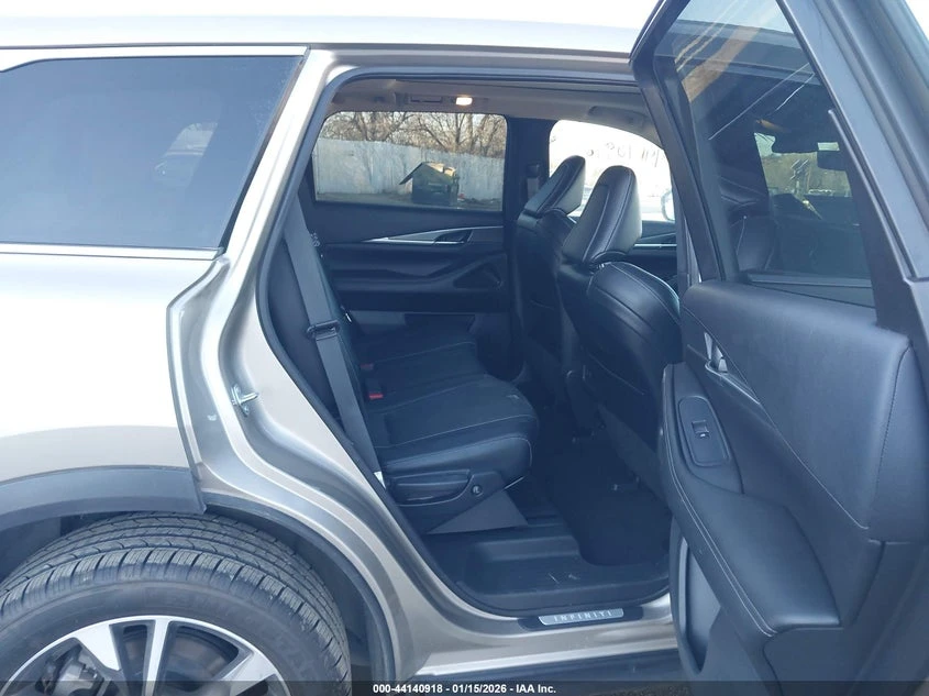 Infiniti QX60 3.5l Luxe Awd, снимка 8 - Автомобили и джипове - 54141587