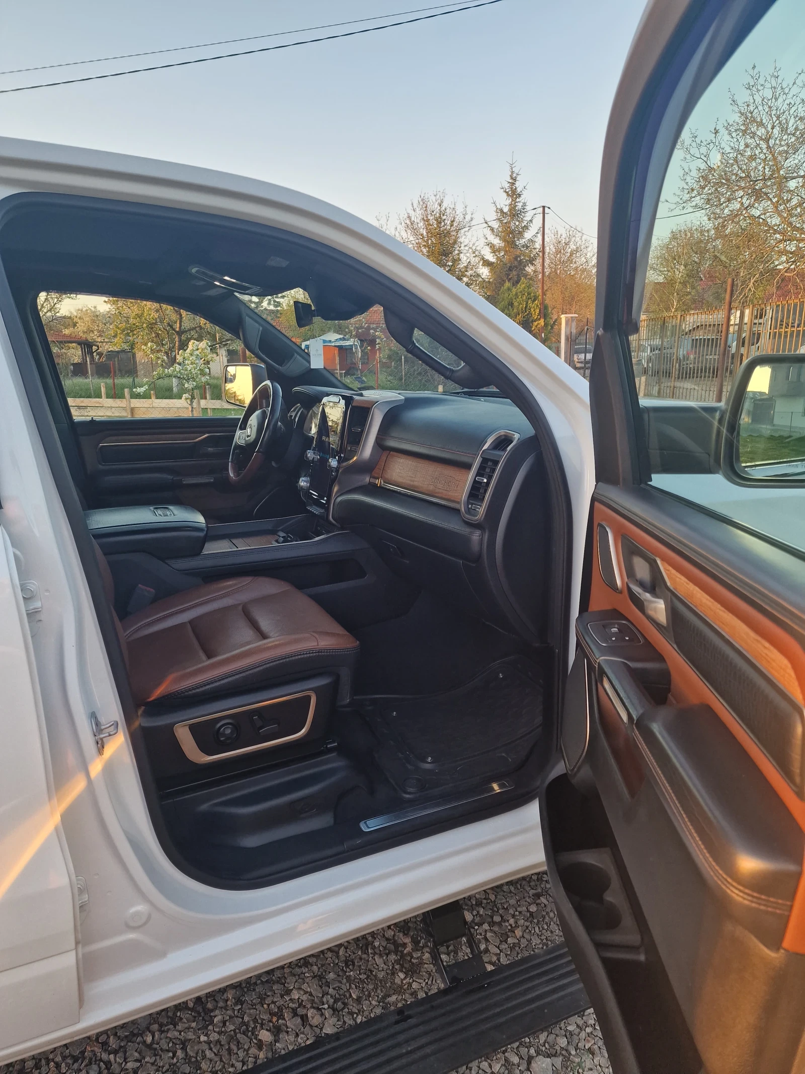 Dodge RAM 1500 5.7 HEMI e-Torque/Longhorn/LPG , снимка 11 - Автомобили и джипове - 54328320