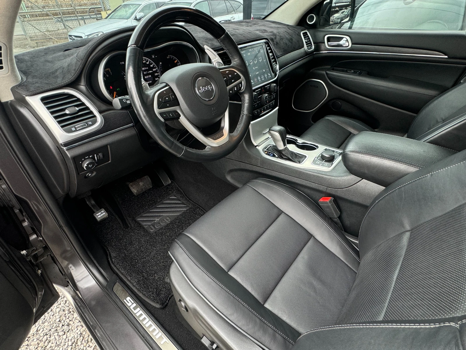 Jeep Grand cherokee 3.6 V6 FaceLift ! Summit !, снимка 8 - Автомобили и джипове - 54669635
