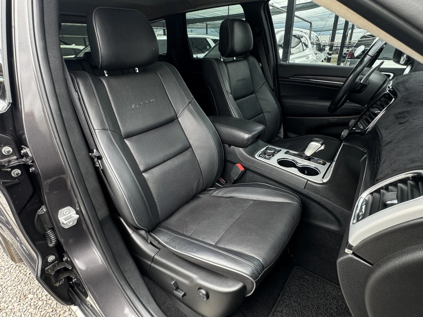 Jeep Grand cherokee 3.6 V6 FaceLift ! Summit !, снимка 10 - Автомобили и джипове - 54669635