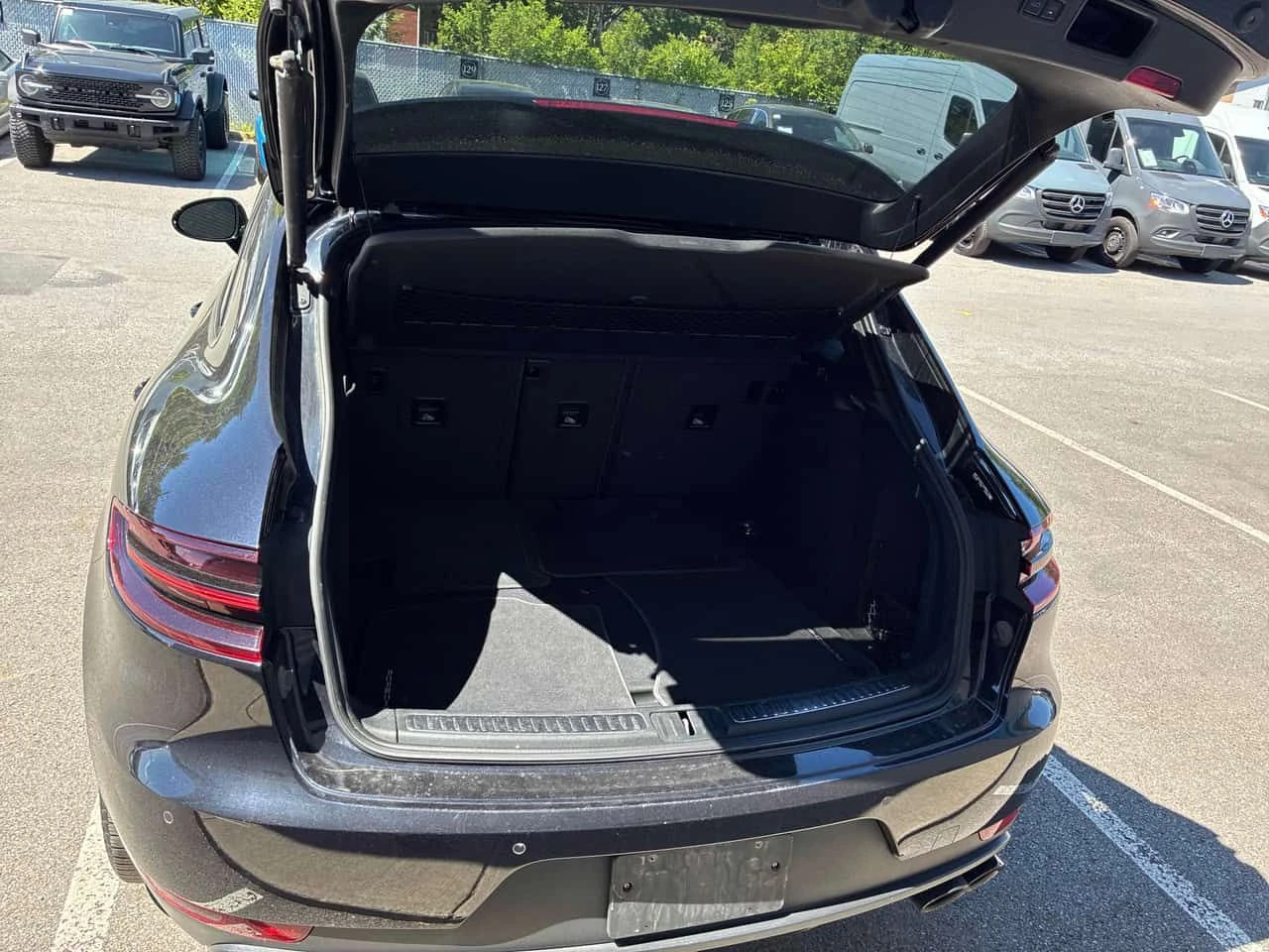Porsche Macan * AWD * АВТОКРЕДИТ БЕЗ ПЪРВОНАЧАЛНА ВНОСКА* , снимка 14 - Автомобили и джипове - 54842256