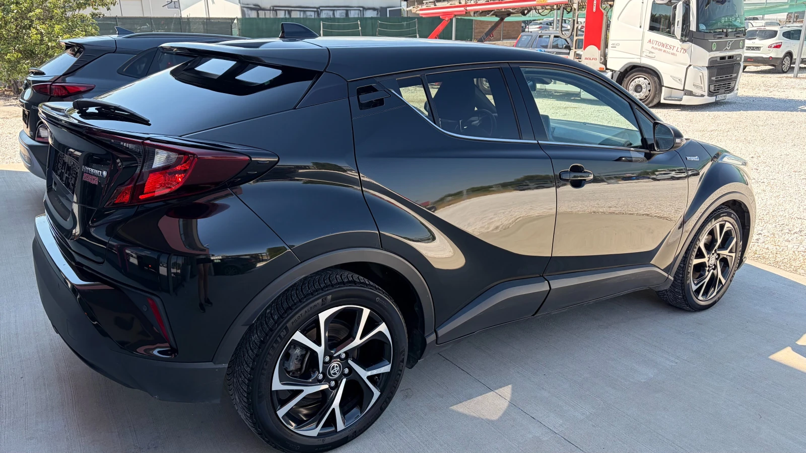 Toyota C-HR 1.8 HYBRID , снимка 4 - Автомобили и джипове - 55045098