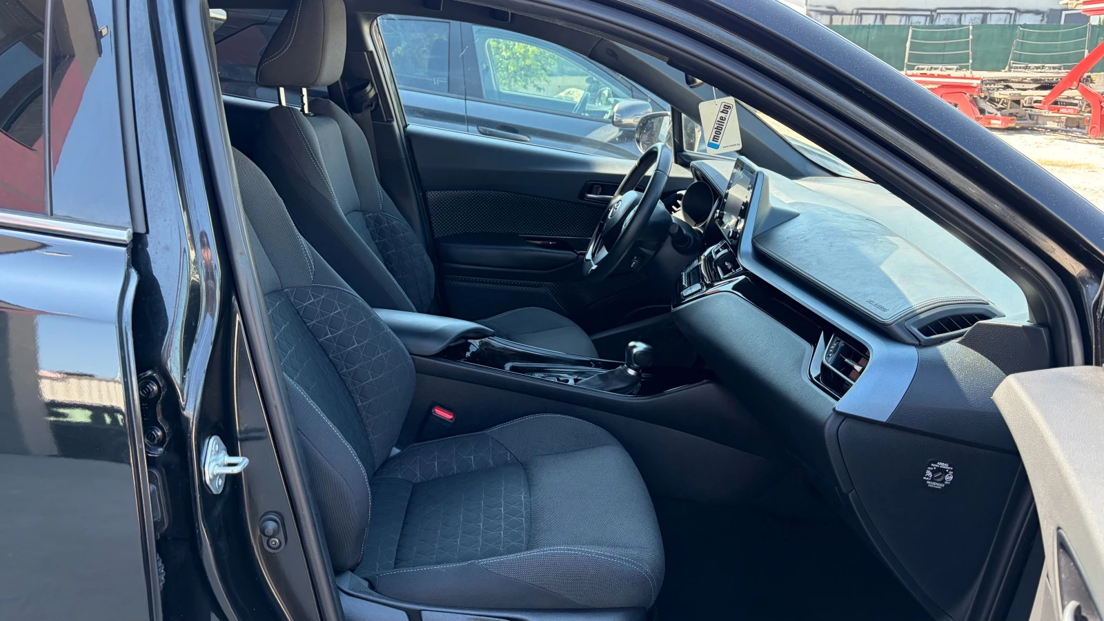 Toyota C-HR 1.8 HYBRID , снимка 12 - Автомобили и джипове - 55045098