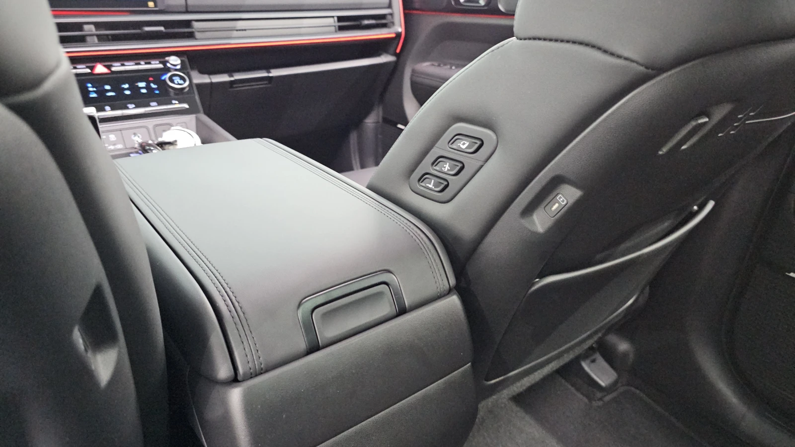 Hyundai Santa fe CALLIGRAPHY* 7PASS* ОБДУХ* МАСАЖ* DIS* PANO* BOSE*, снимка 16 - Автомобили и джипове - 55061596