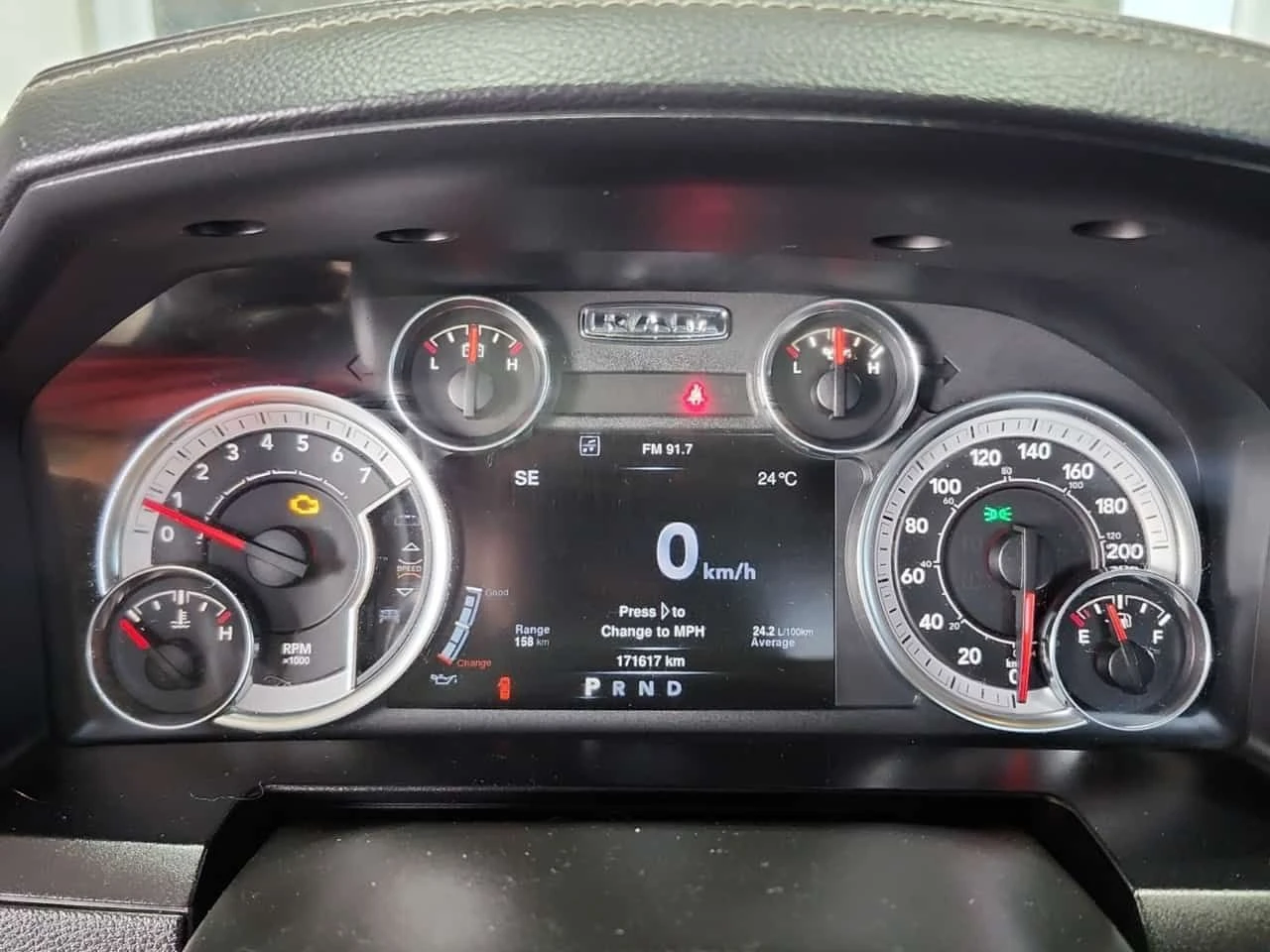 Dodge RAM 1500   5.7L SPORT / КОЖА / ПОДГРЕВ / ПАНОРАМА , снимка 10 - Автомобили и джипове - 55471988