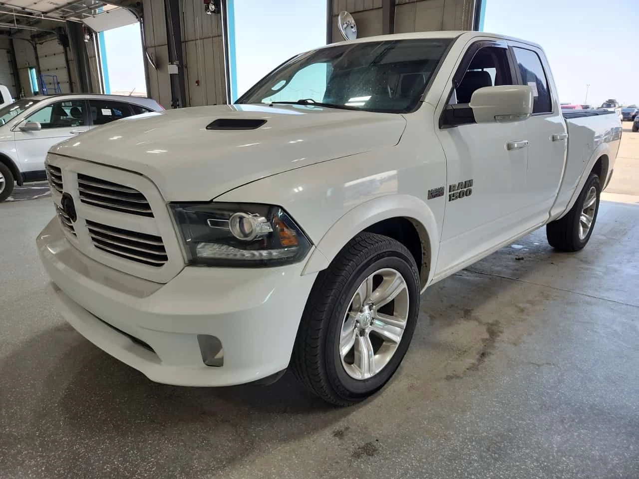 Dodge RAM 1500   5.7L SPORT / КОЖА / ПОДГРЕВ / ПАНОРАМА 