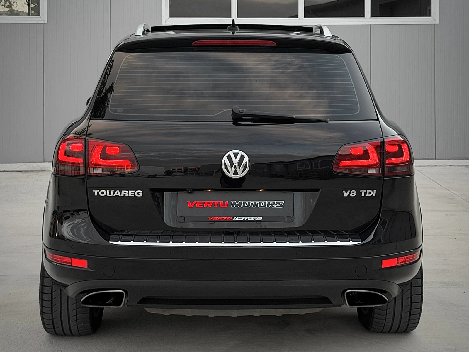 VW Touareg 4.2TDI V8/ PANO/ 3xTV/ 4MOTION/ EXCLUSIVE/ CARBON, снимка 5 - Автомобили и джипове - 55482854