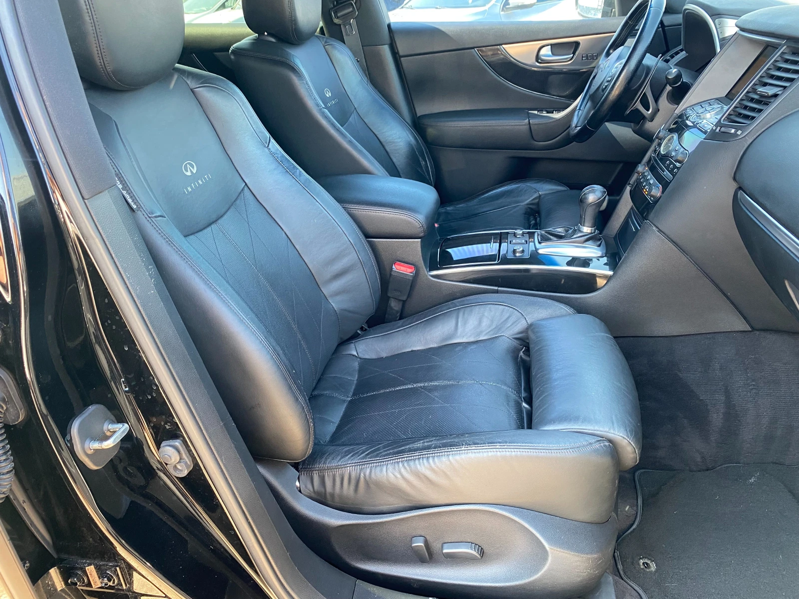 Infiniti Fx 30 3.0d FULL FULL FULL, снимка 11 - Автомобили и джипове - 55569883