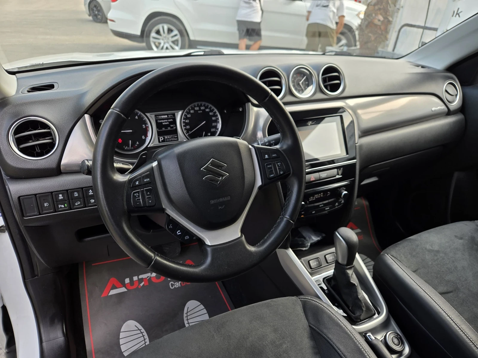 Suzuki Vitara 1.6DDIS-120кс= ALL GRIP= АВТОМАТ= DISTRONIC= CAMER, снимка 8 - Автомобили и джипове - 55792946