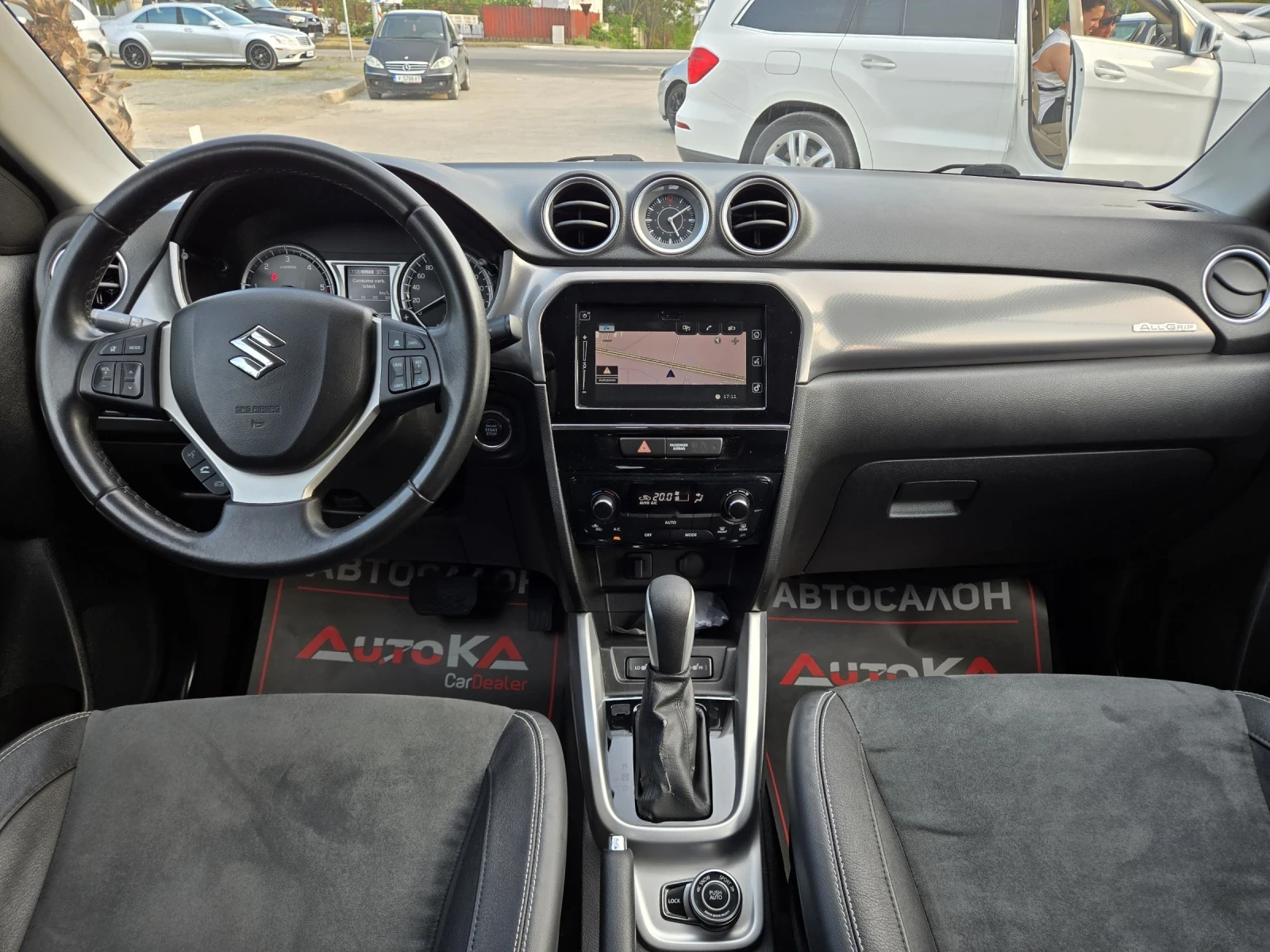 Suzuki Vitara 1.6DDIS-120кс= ALL GRIP= АВТОМАТ= DISTRONIC= CAMER, снимка 12 - Автомобили и джипове - 55792946