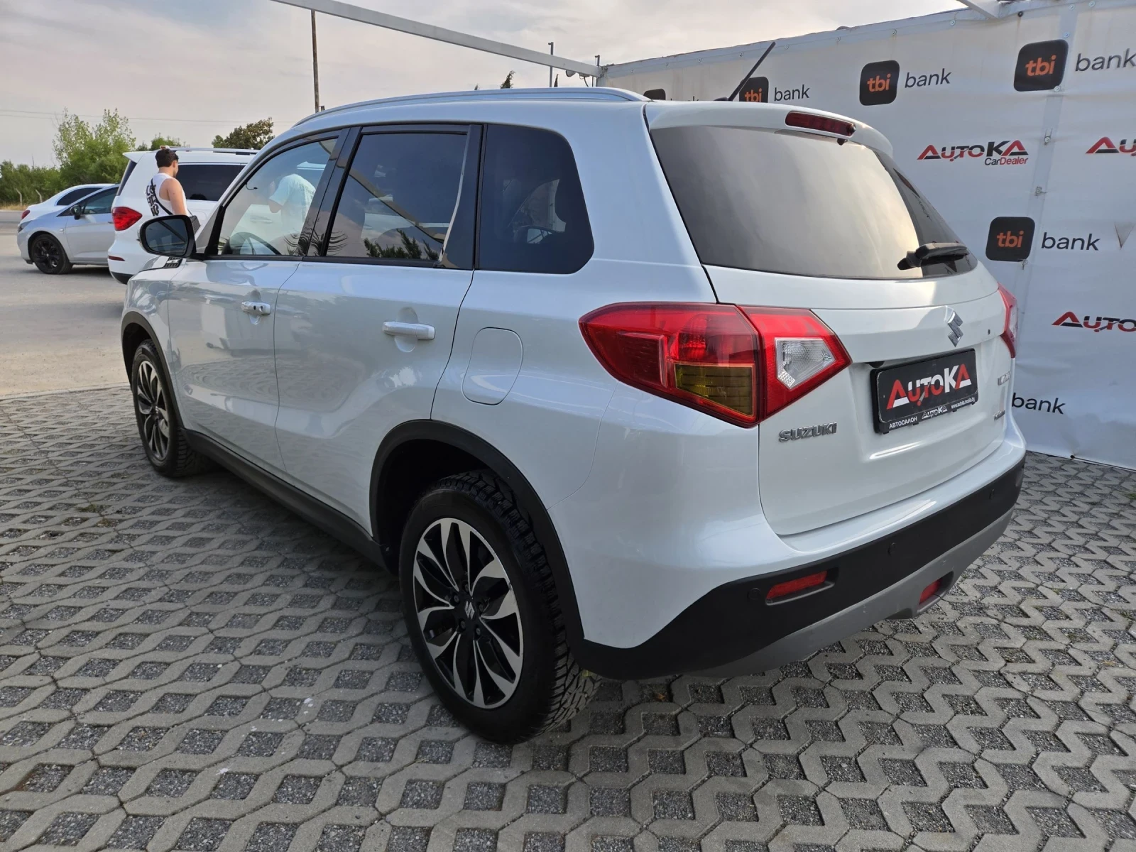 Suzuki Vitara 1.6DDIS-120кс= ALL GRIP= АВТОМАТ= DISTRONIC= CAMER, снимка 5 - Автомобили и джипове - 55792946