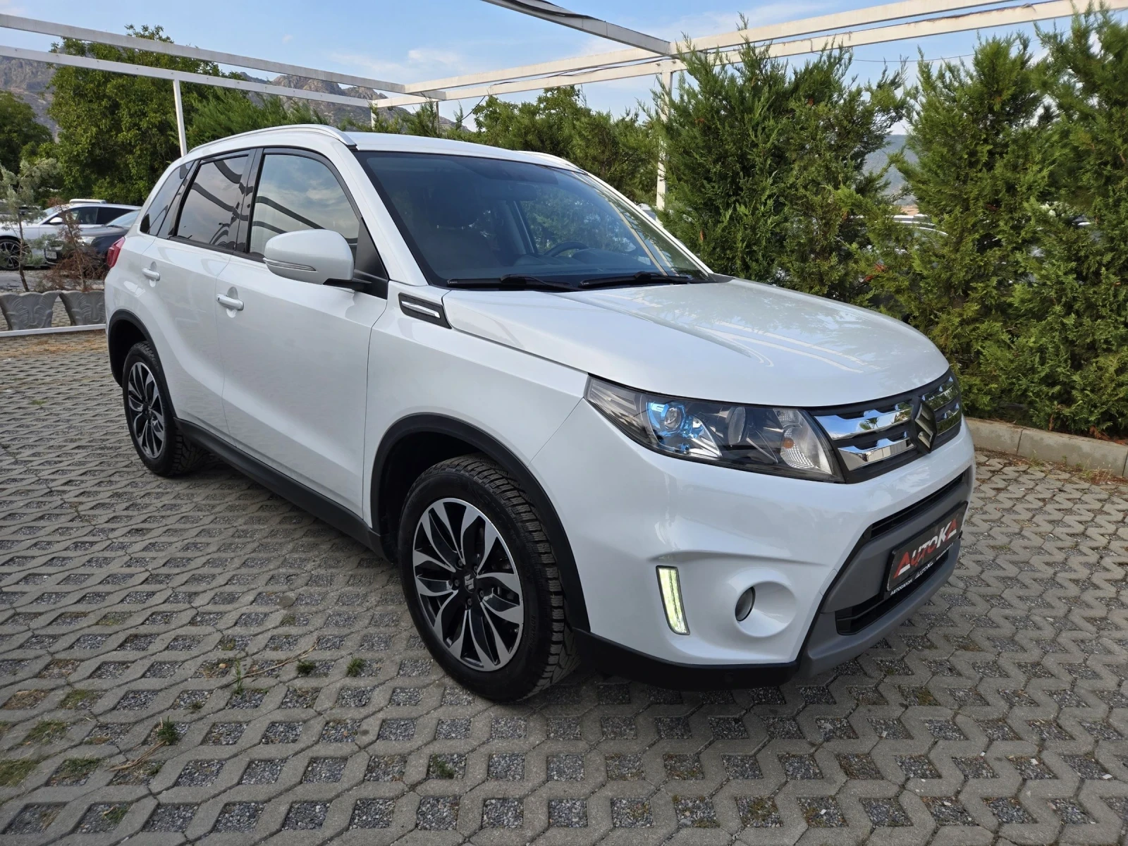 Suzuki Vitara 1.6DDIS-120кс= ALL GRIP= АВТОМАТ= DISTRONIC= CAMER, снимка 2 - Автомобили и джипове - 55792946