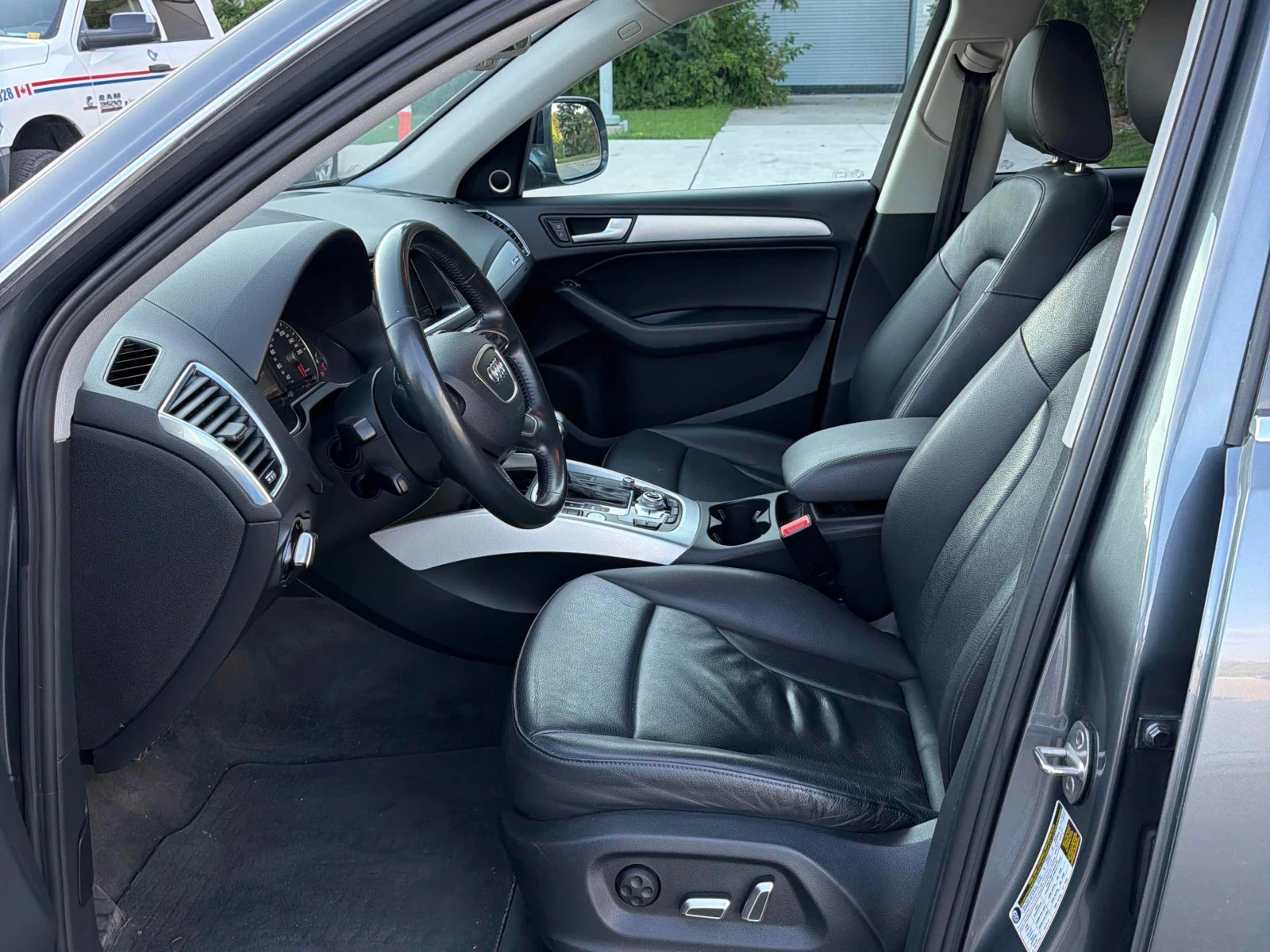 Audi Q5 * 2.0T Technik * CARFAX * ПАНОРАМА * АВТОКРЕДИТ * , снимка 11 - Автомобили и джипове - 55936517