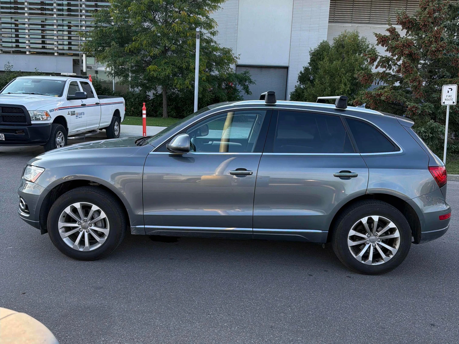Audi Q5 * 2.0T Technik * CARFAX * ПАНОРАМА * АВТОКРЕДИТ * , снимка 2 - Автомобили и джипове - 55936517
