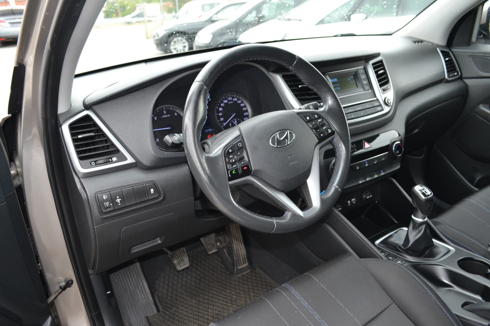 Hyundai Tucson 1.7CRDI, снимка 10 - Автомобили и джипове - 56009682