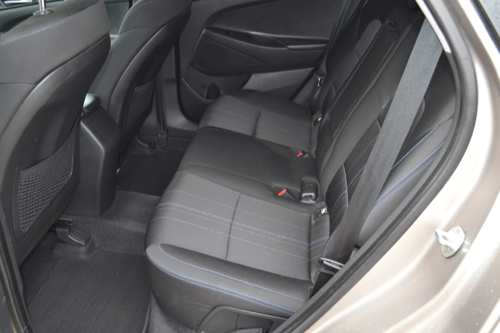 Hyundai Tucson 1.7CRDI, снимка 7 - Автомобили и джипове - 56009682
