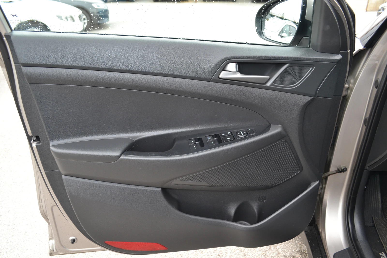 Hyundai Tucson 1.7CRDI, снимка 11 - Автомобили и джипове - 56009682