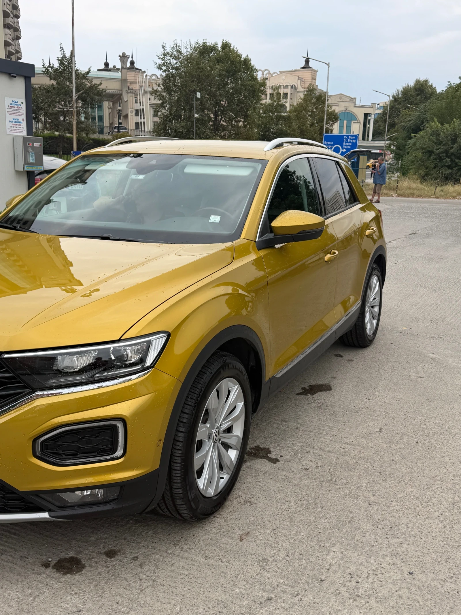 VW T-Roc, снимка 3 - Автомобили и джипове - 56349486