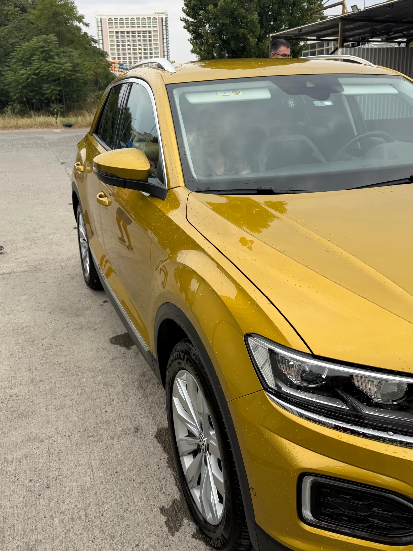 VW T-Roc, снимка 4 - Автомобили и джипове - 56349486