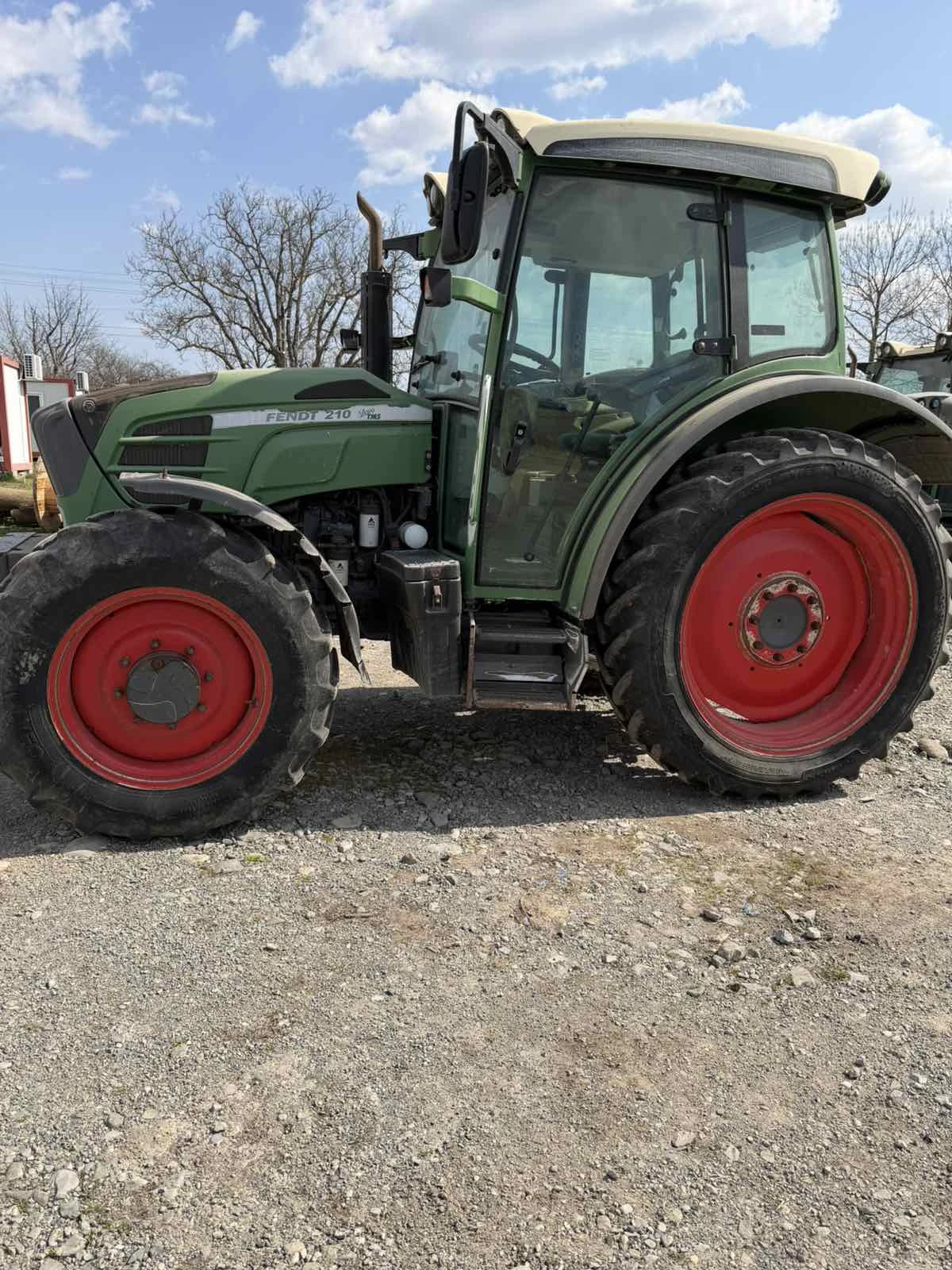 Трактор Fendt 210 Vario, снимка 3 - Селскостопанска техника - 53882363
