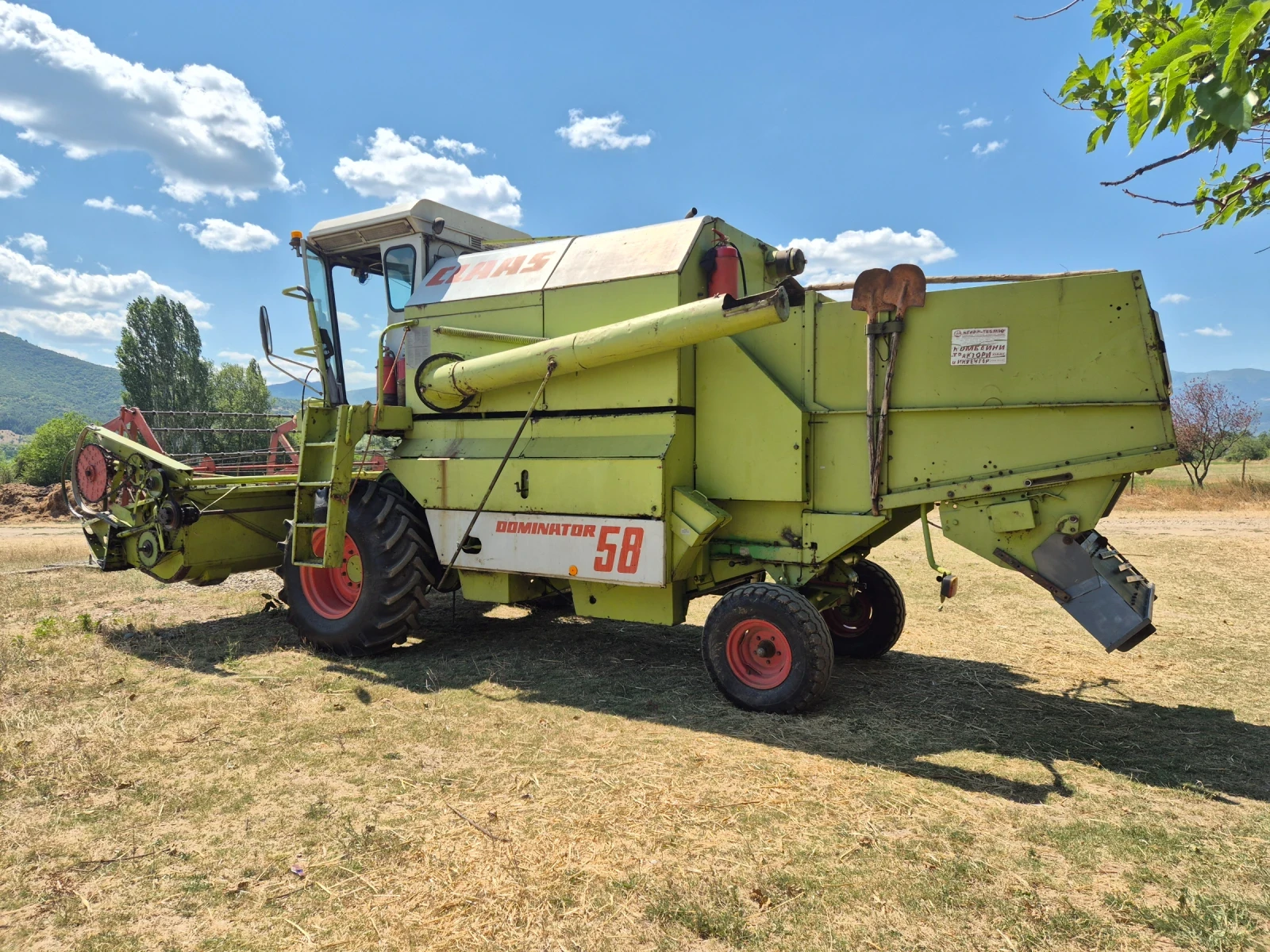 Комбайн Claas Dominator 58, снимка 3 - Селскостопанска техника - 55531883