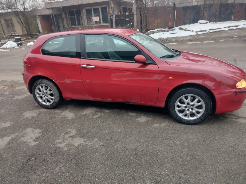 Alfa Romeo 147 1.6 twinspark, снимка 3 - Автомобили и джипове - 48719110