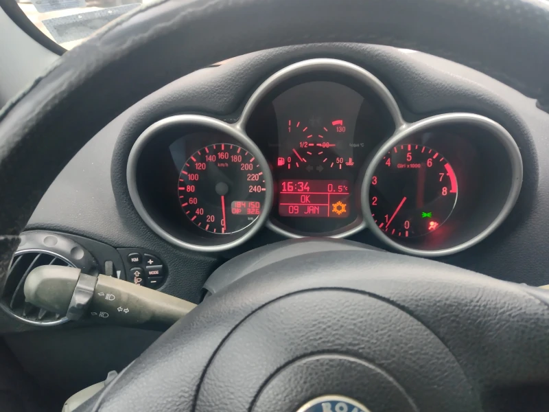 Alfa Romeo 147 1.6 twinspark, снимка 12 - Автомобили и джипове - 48719110