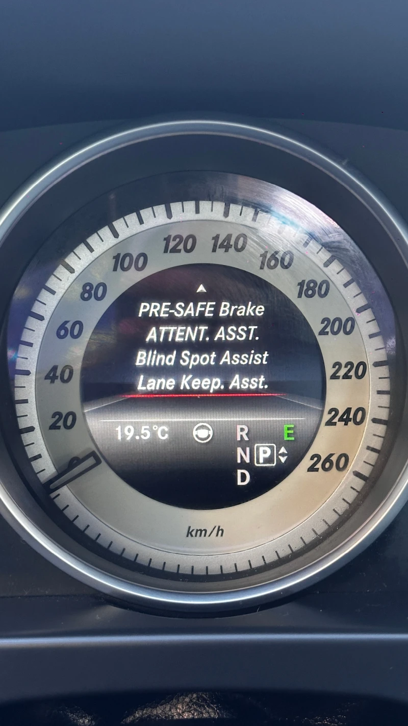 Mercedes-Benz E 300, снимка 6 - Автомобили и джипове - 53024405