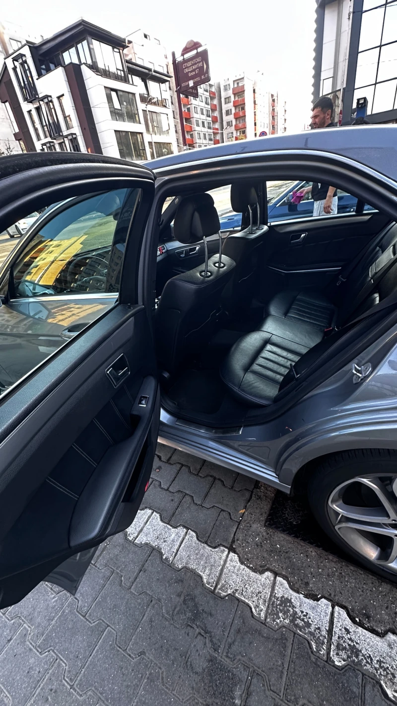 Mercedes-Benz E 300, снимка 10 - Автомобили и джипове - 53024405