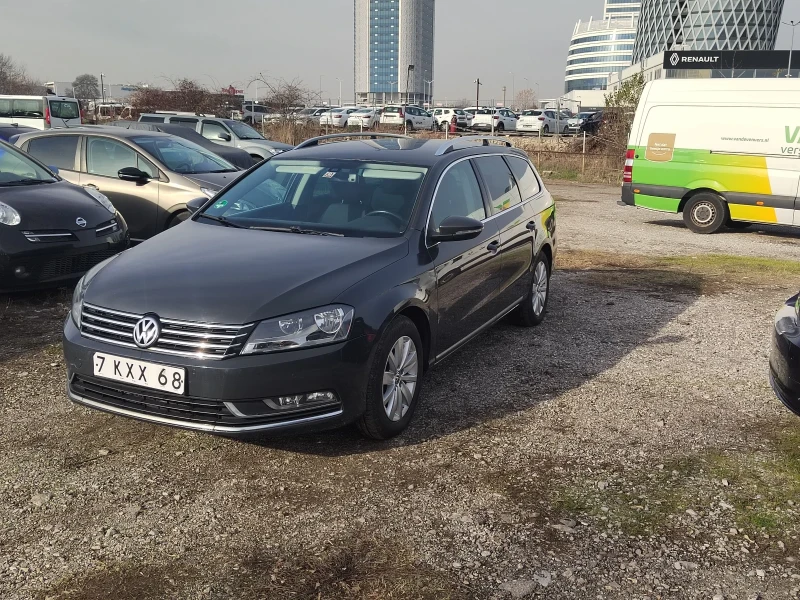 VW Passat 1.6 TDI , снимка 3 - Автомобили и джипове - 52836974