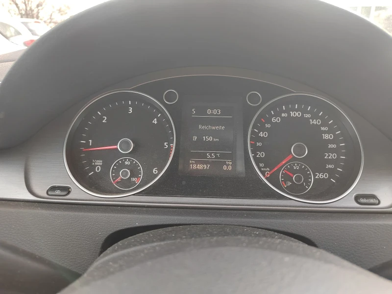 VW Passat 1.6 TDI , снимка 12 - Автомобили и джипове - 52836974