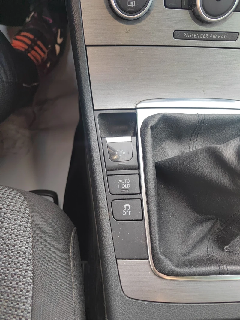 VW Passat 1.6 TDI , снимка 9 - Автомобили и джипове - 52836974