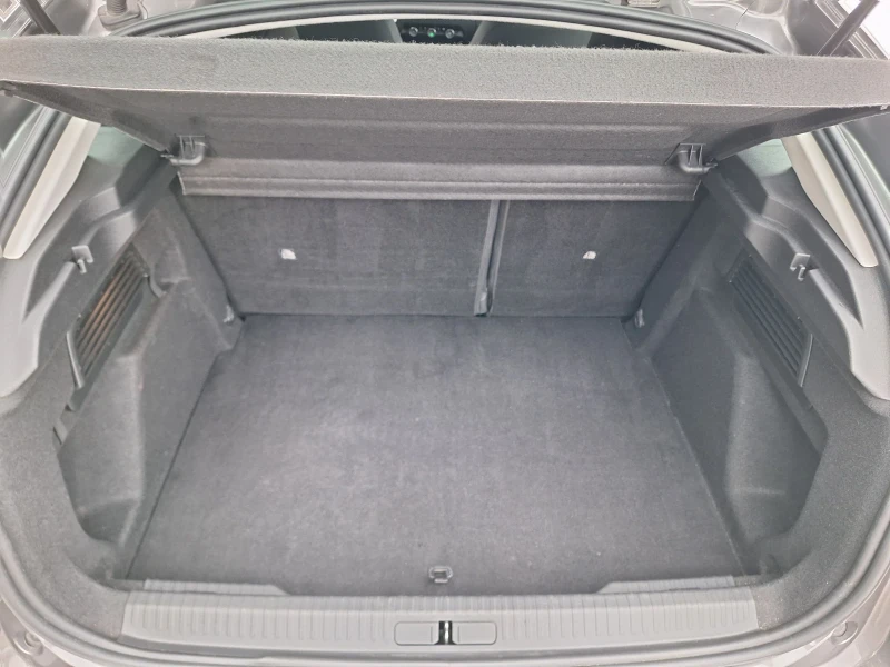 Citroen C4 08.2022 г от Италия, снимка 12 - Автомобили и джипове - 52877888