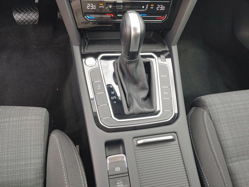 VW Passat 2.0tdi-Има видеоклип към обявата!, снимка 8 - Автомобили и джипове - 53527205