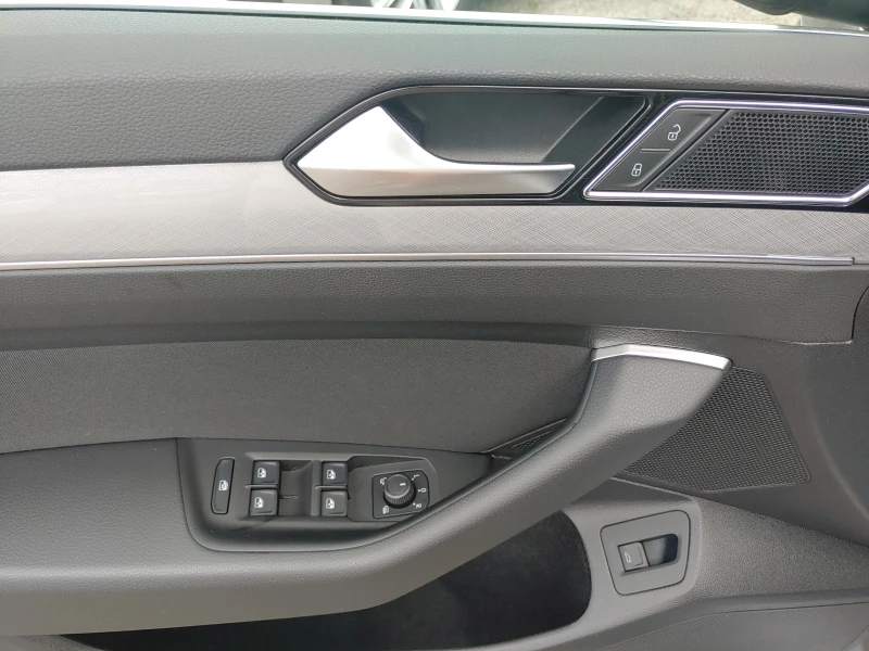 VW Passat 2.0tdi-Има видеоклип към обявата!, снимка 10 - Автомобили и джипове - 53527205