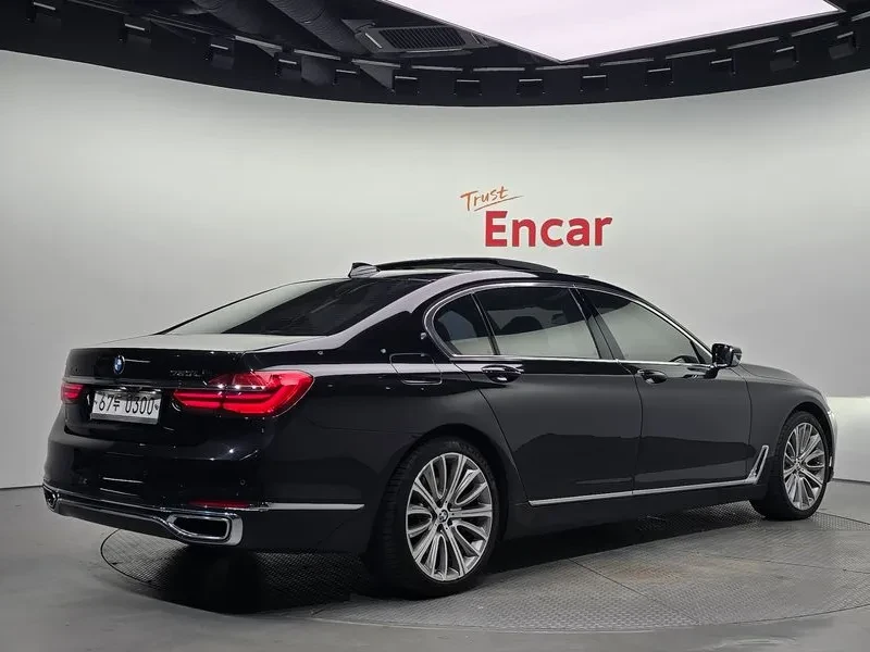 BMW 750 Li xDrive Prestige, снимка 2 - Автомобили и джипове - 55699123