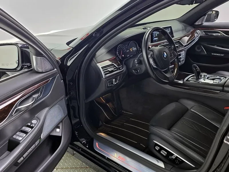 BMW 750 Li xDrive Prestige, снимка 10 - Автомобили и джипове - 55699123