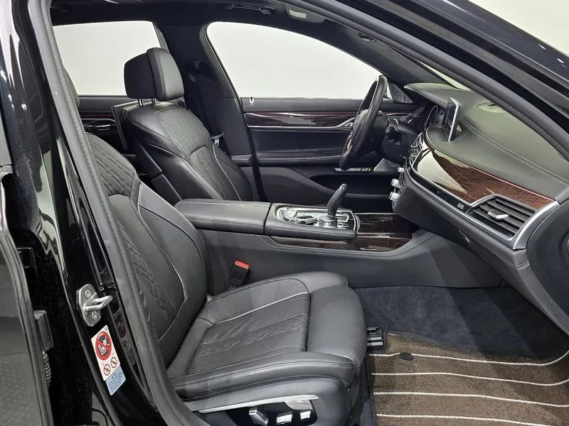 BMW 750 Li xDrive Prestige, снимка 12 - Автомобили и джипове - 55699123