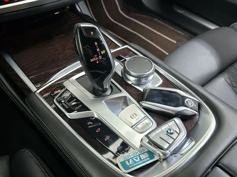 BMW 750 Li xDrive Prestige, снимка 9 - Автомобили и джипове - 55699123