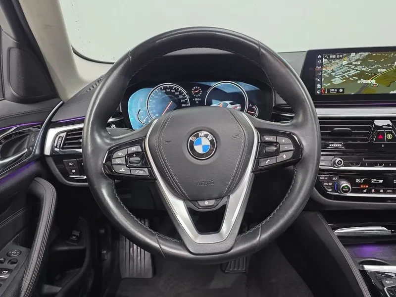 BMW 520 LUXURY G30, снимка 14 - Автомобили и джипове - 55789994