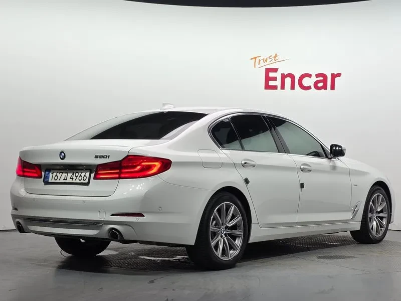 BMW 520 LUXURY G30, снимка 2 - Автомобили и джипове - 55789994
