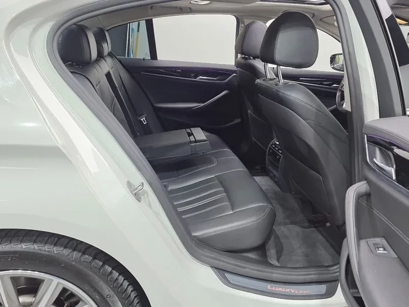 BMW 520 LUXURY G30, снимка 12 - Автомобили и джипове - 55789994